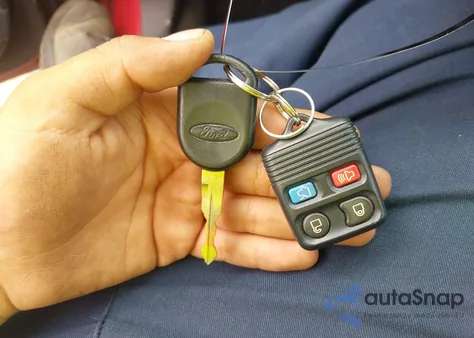 2006 Ford Mustang V6 from USA, damaged, VIN 1ZVHT80N765239610